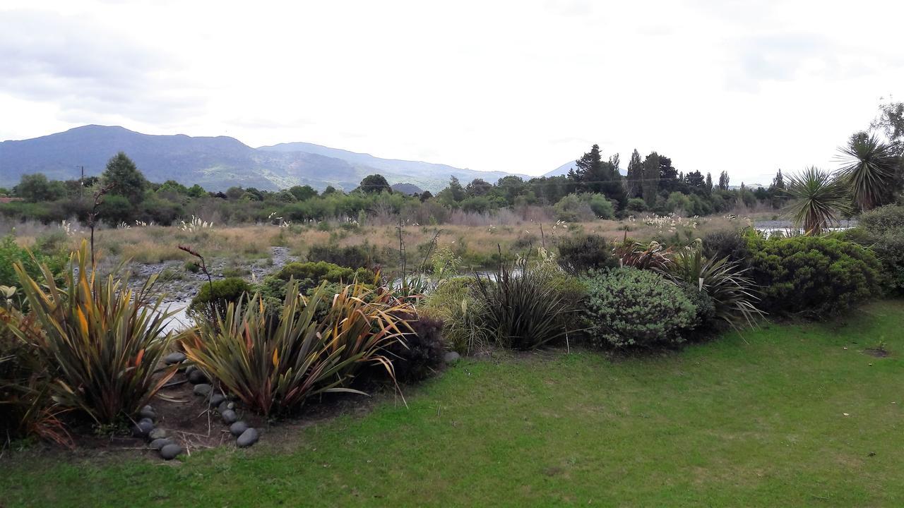 Absolute Riverside Bed & Breakfast Turangi Exterior photo