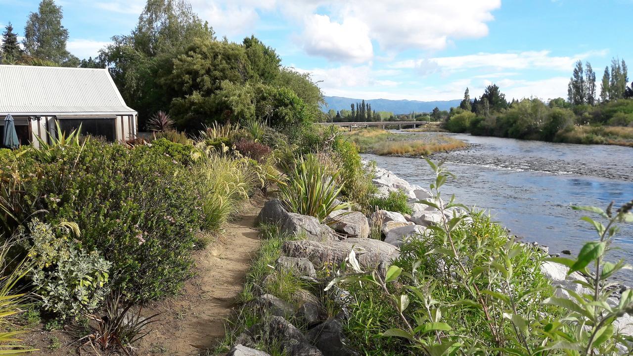 Absolute Riverside Bed & Breakfast Turangi Exterior photo